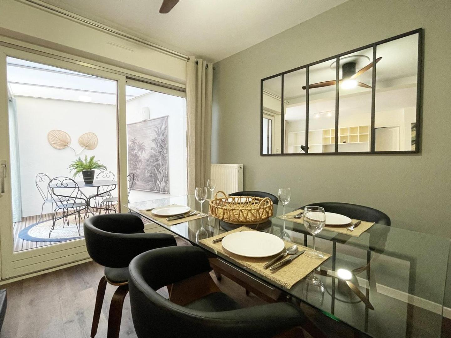 Le Patio De La Reine Berthe - Parking Included Apartment Chartres Exterior photo