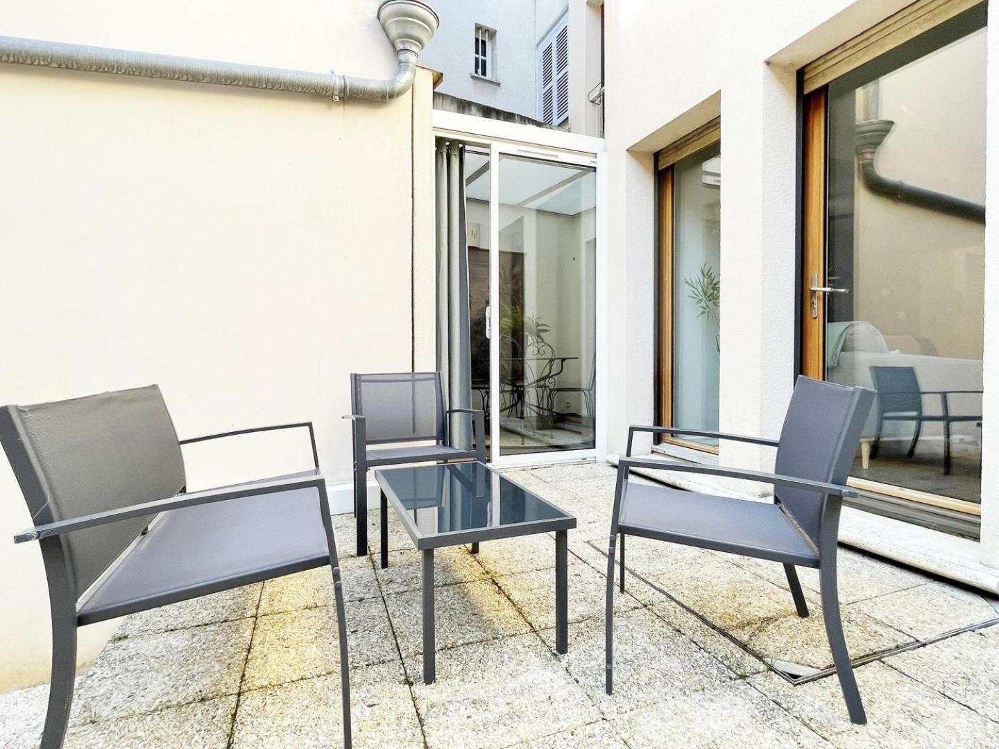 Le Patio De La Reine Berthe - Parking Included Apartment Chartres Exterior photo